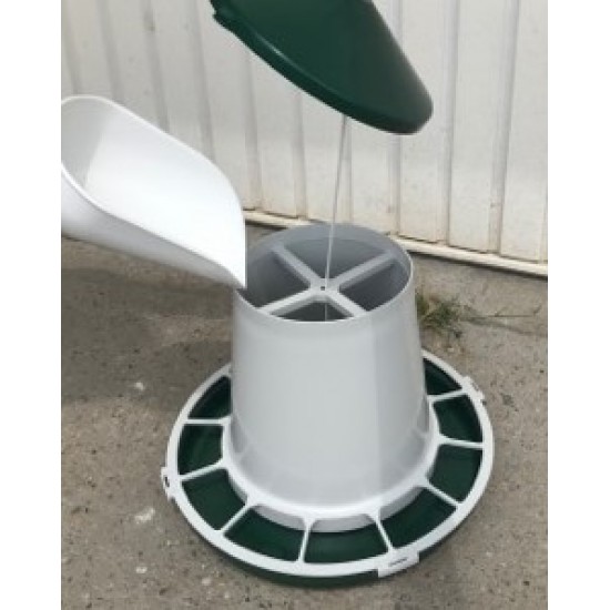Baromfietető , 6 kg-os műanyag